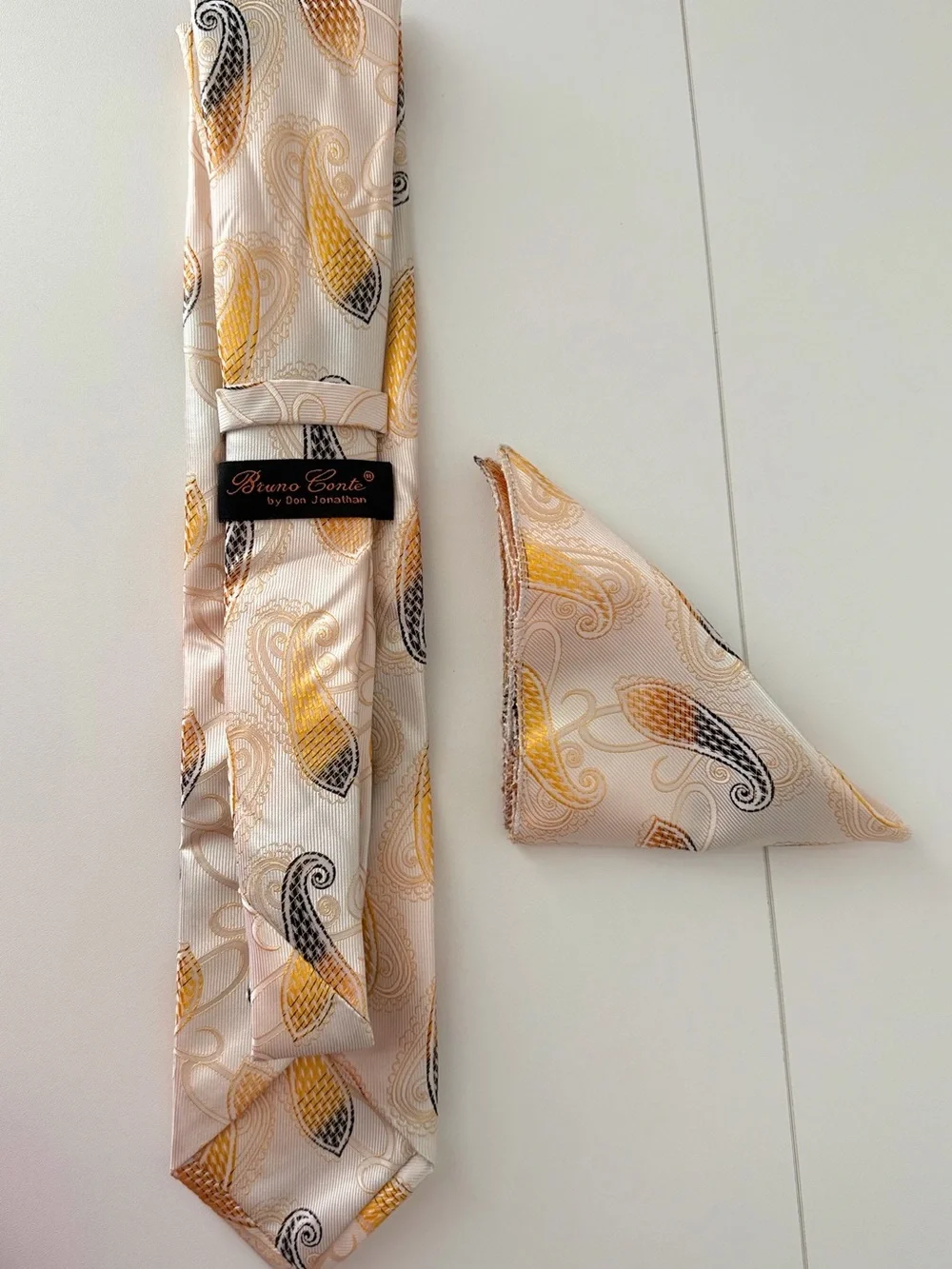Bruno Conte elegant gold